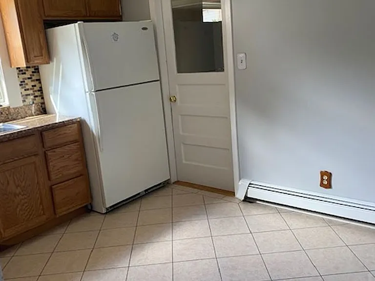 319 N Center St — Photo 6