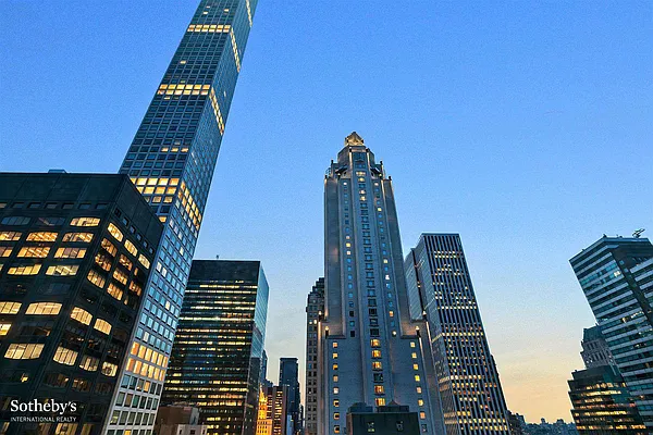 Sold by Sotheby's International Realty | media 10