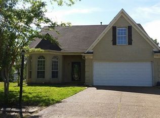 10011 W Woodland Pine Cv, Arlington, TN 38002
