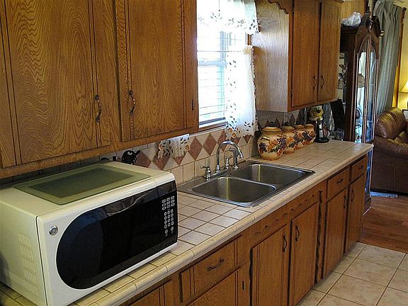 3rd image of 731 Glenvale Dr