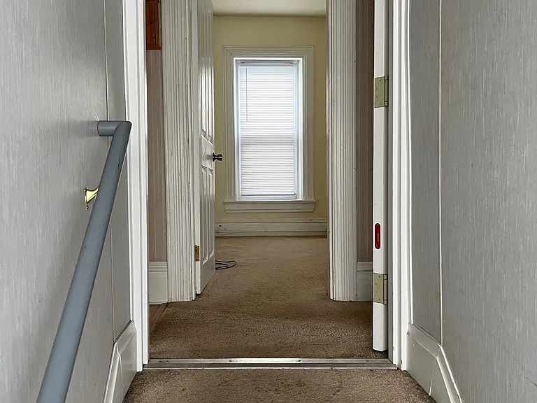 115 W 3rd St #A — Photo 1