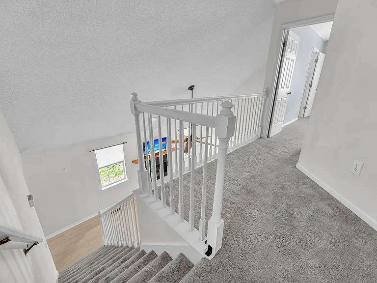 479 Cessna Ave — Photo 21