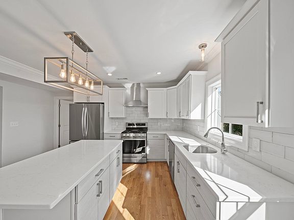 3rd image of 62 Pleasant St #2