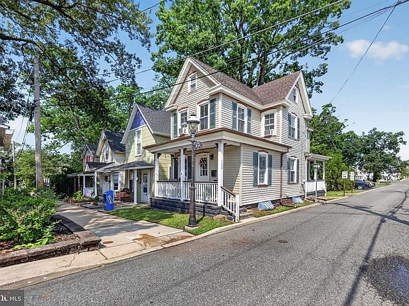 2nd image of 102 1st Ave
