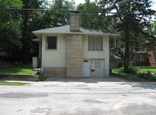 302 S Poplar St, Carbondale, IL 62901