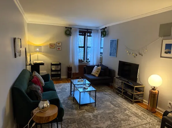 2280 Burnett Street image 2 of 11