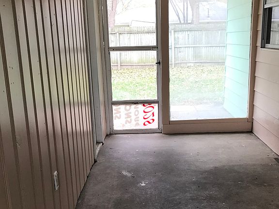 5th image of 2225 Tepee Ave