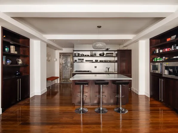 410 West 24th Street 4J image 2 of 10