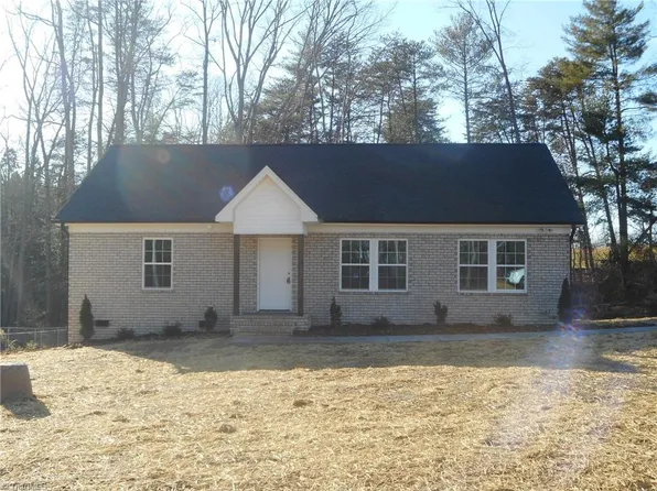 8503 Altavista Dr, Stokesdale, NC 27357