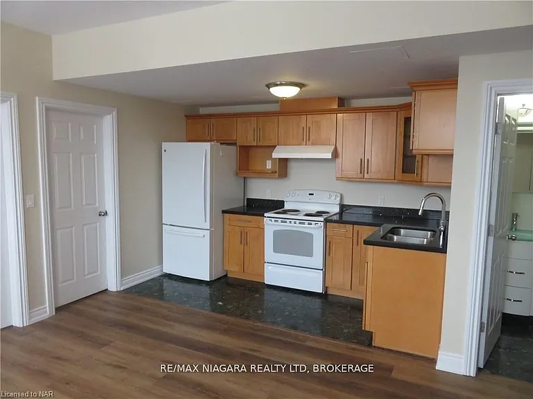 58 Jarvis St N #202 — Photo 3