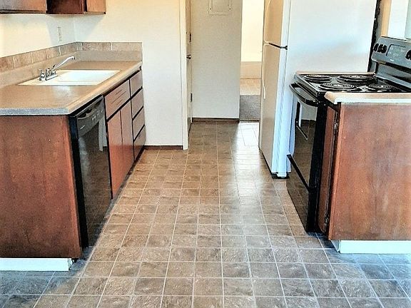 4th image of 1120 W Lockeford St #14