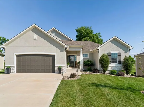 1008 Churchill Cir, Raymore, MO 64083