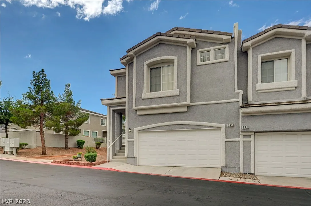 2 bed, 2.5 bath, 1744 sqft, $2,595 — Photo 3