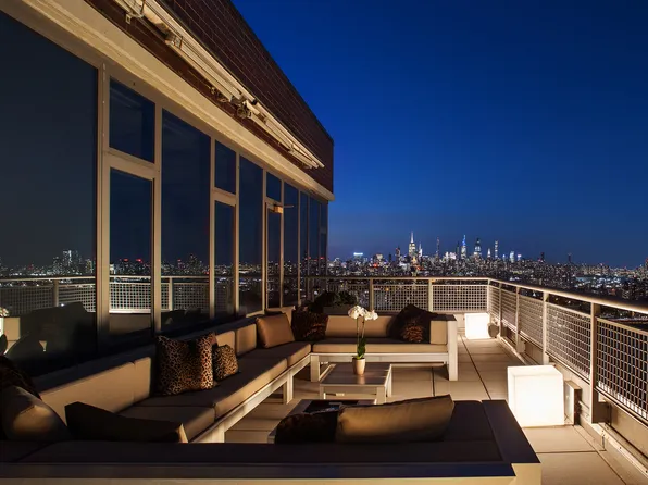 100 Jay Street image 18 of 23