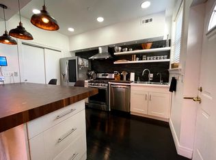 654 W Aldine Ave, Chicago, IL 60657