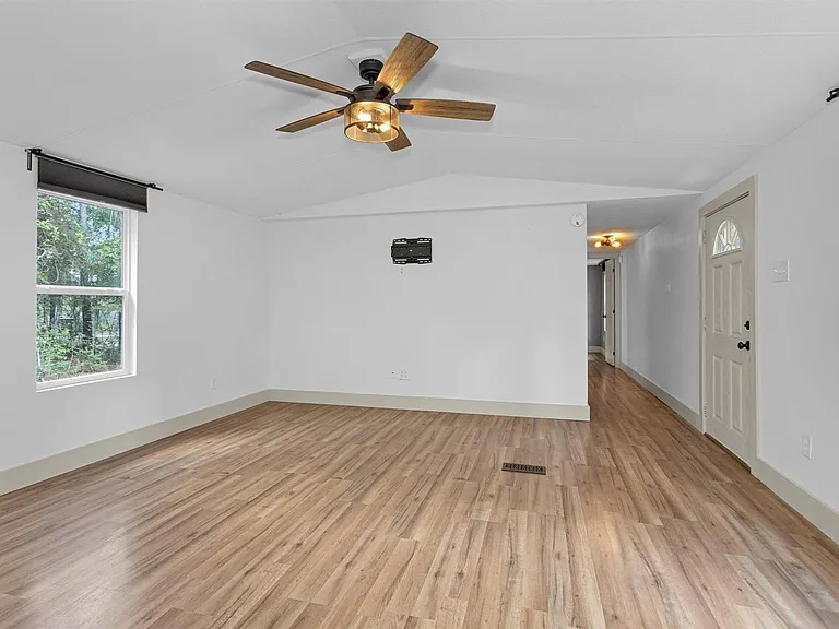 5500 Penny Rd — Photo 3