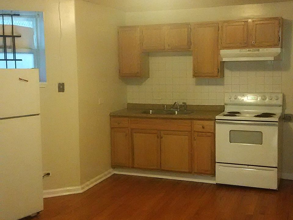 2nd image of 2921 W Walnut St #1