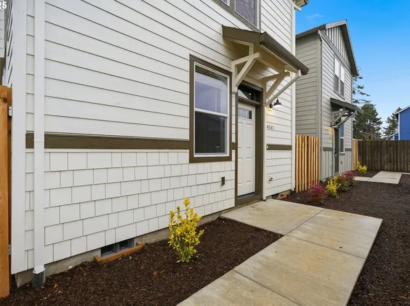 4541 SE 97th Ave, Portland, OR 97266