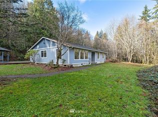 80 E Wisteria Ln, Allyn, WA 98524