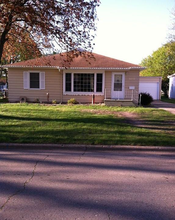 1st image of 1651 Maplecrest Dr