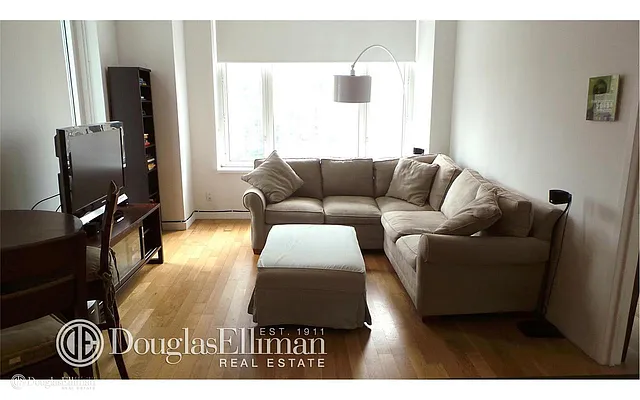 Rented by Douglas Elliman | media 22