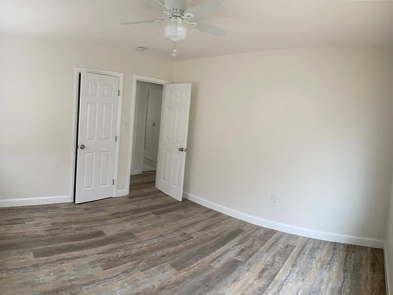 410 S 36th St — Photo 16