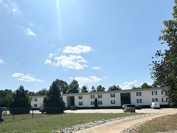 5th image of 601 Skyview Dr #106