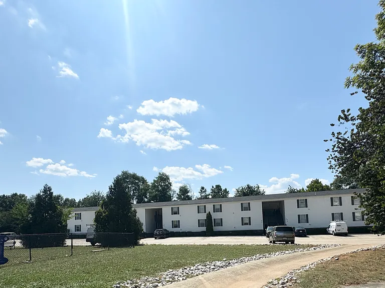 The Glenn — Photo 20