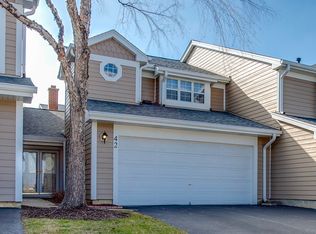 42 Sarahs Grove Ln, Schaumburg, IL 60193