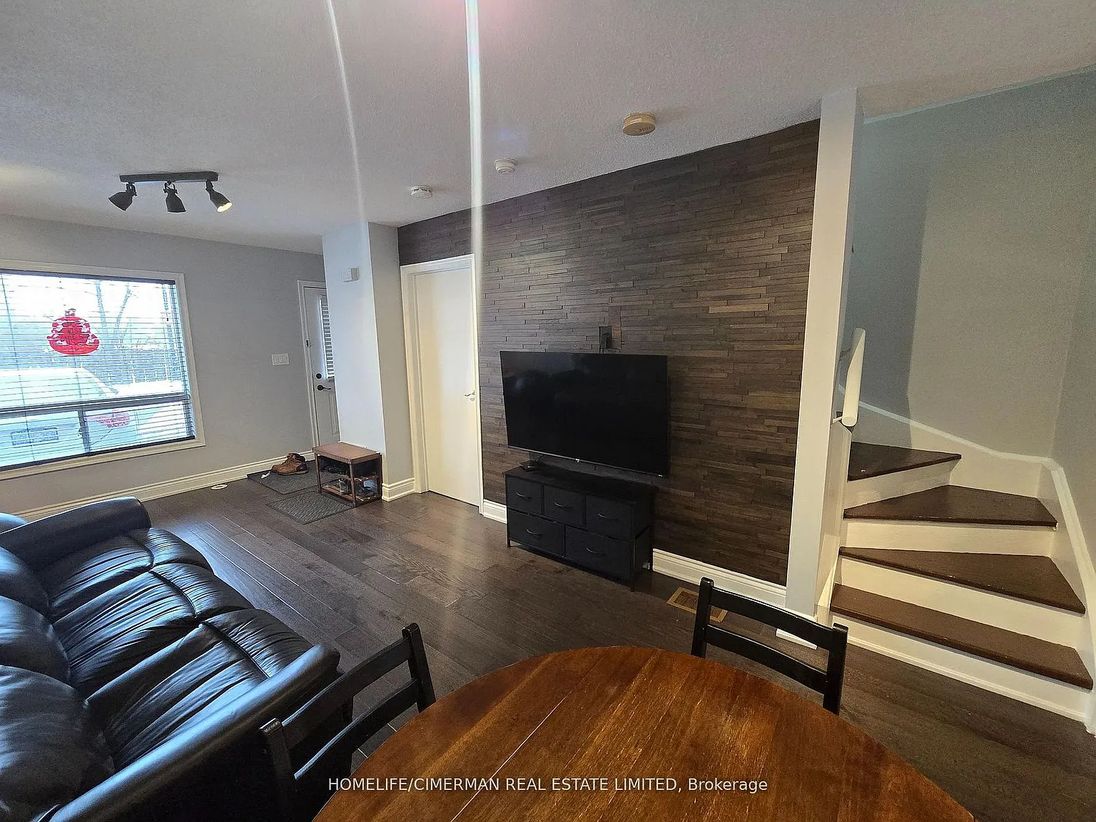 3 bed, $2,300 — Photo 2