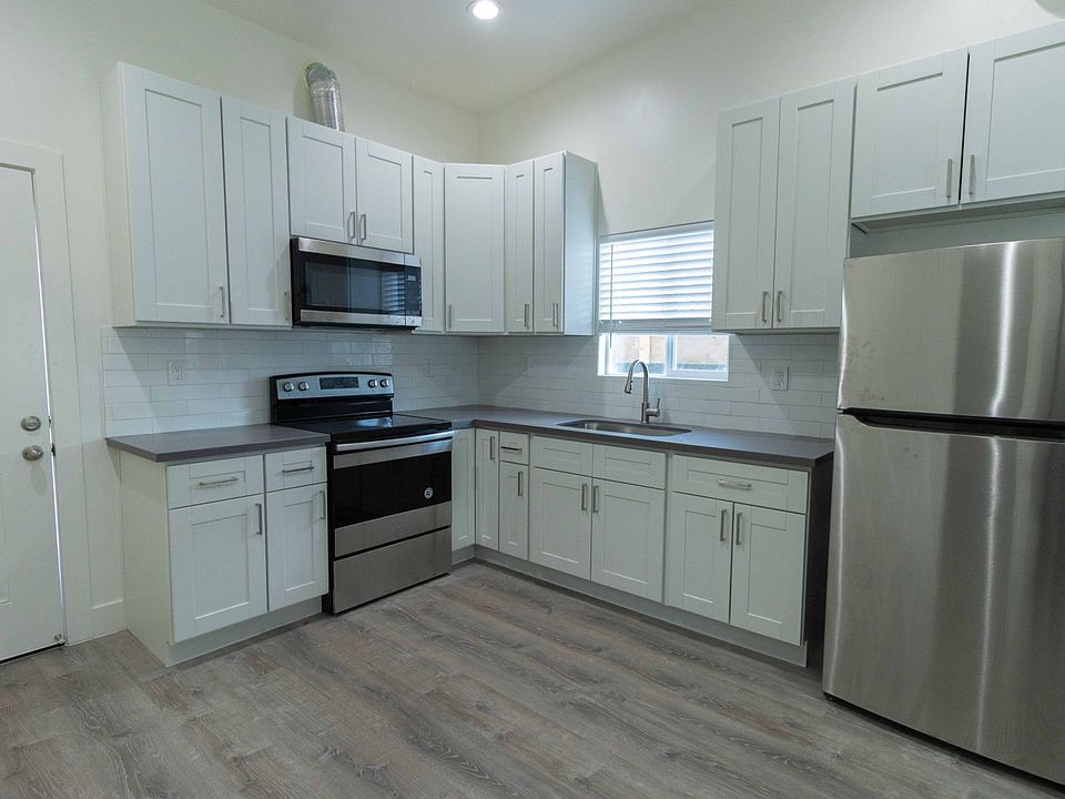 1st image of 415 Grant St #44