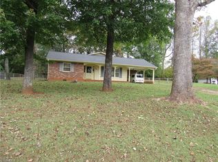 127 Opal Dr, Rural Hall, NC 27045