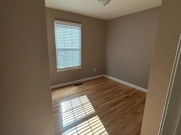 15006 Nebraska Ln — Photo 18