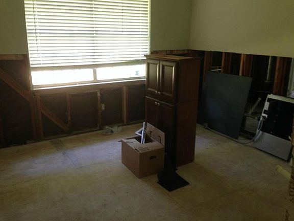 3rd image of 3610 S Glenbrook Dr