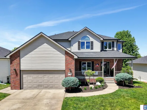 7627 S 38th St, Lincoln, NE 68516