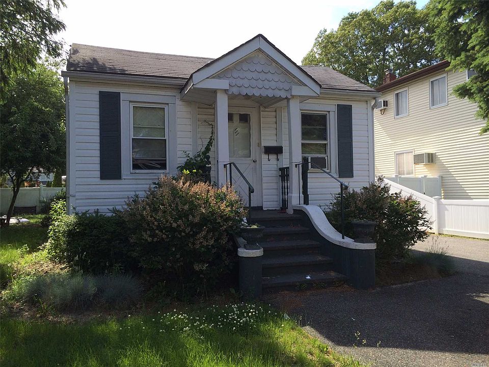 1st image of 411 McCall Ave