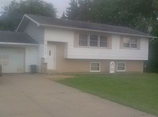 606 E 2nd St, Neillsville, WI 54456