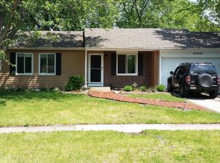 30W106 Glenhurst Ct, Warrenville, IL 60555