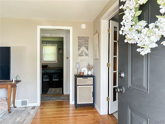 4th image of 627 Delmar Pl