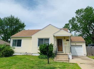 1015 N Old Manor Rd, Wichita, KS 67208