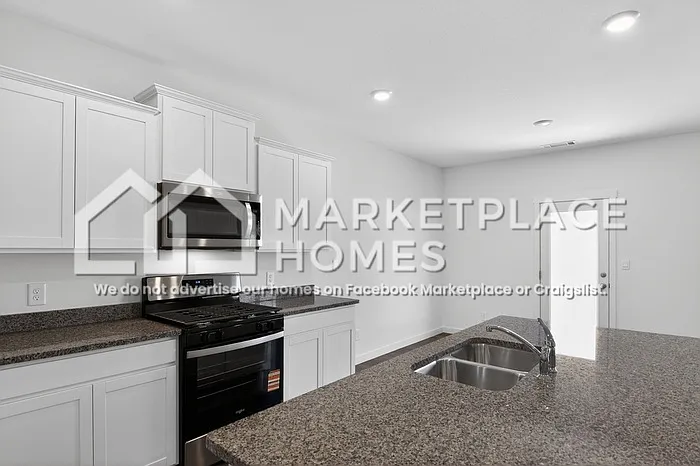 3220 Highline Dr — Photo 9