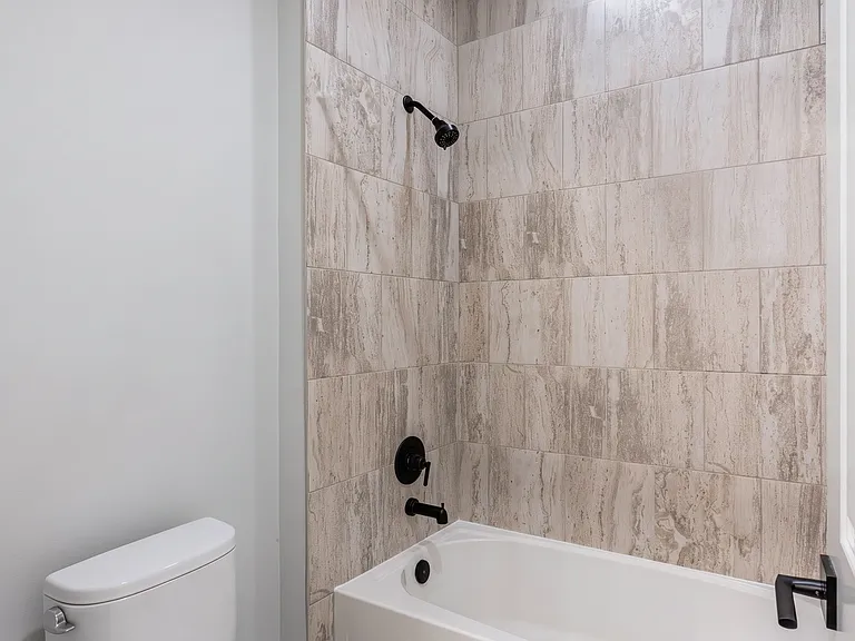 79 Stansbury Ln — Photo 18