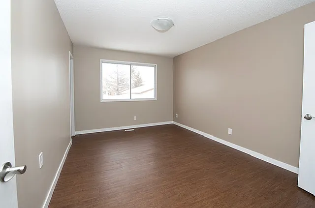 153 Woodvale Road West NW — Photo 12