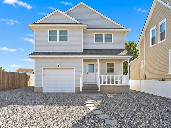 15 Farragut Ave, Seaside Park, NJ 08752