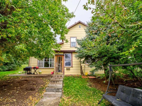 20638 E 24th Ave, Crowsnest Pass, AB T0K 0C0
