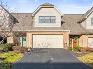 109 Woodcrest Dr, Coraopolis, PA