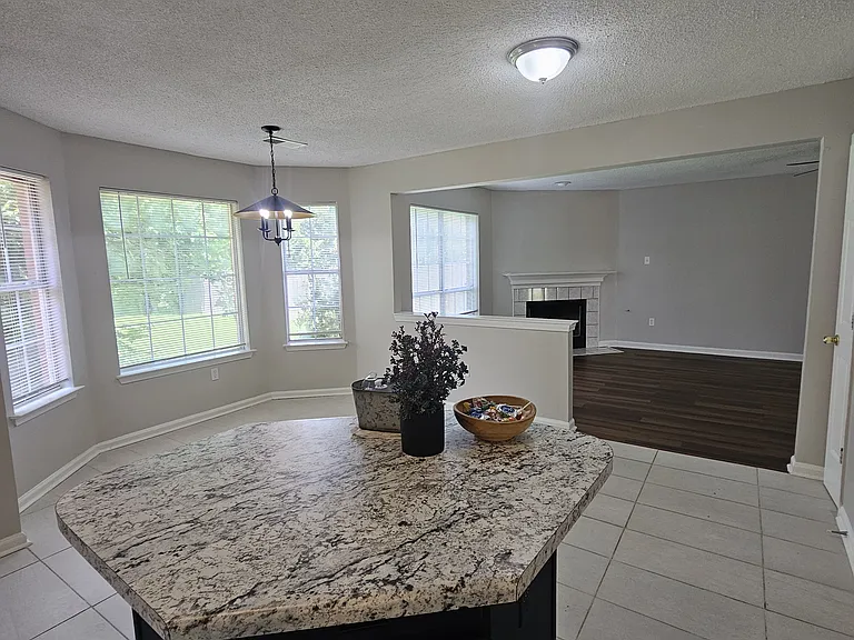 7111 Creekside Dr — Photo 9