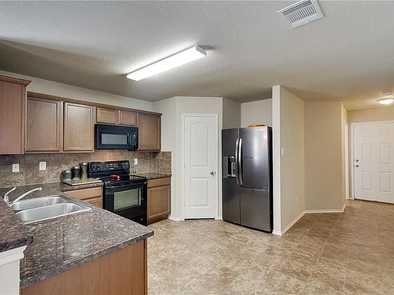 1212 Roman Dr — Photo 4