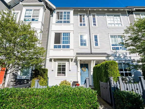 8476 207a St #3, Langley, BC V2Y 0S6