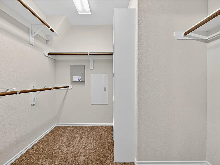 6438 Haywards Crossing South Cir — Photo 35